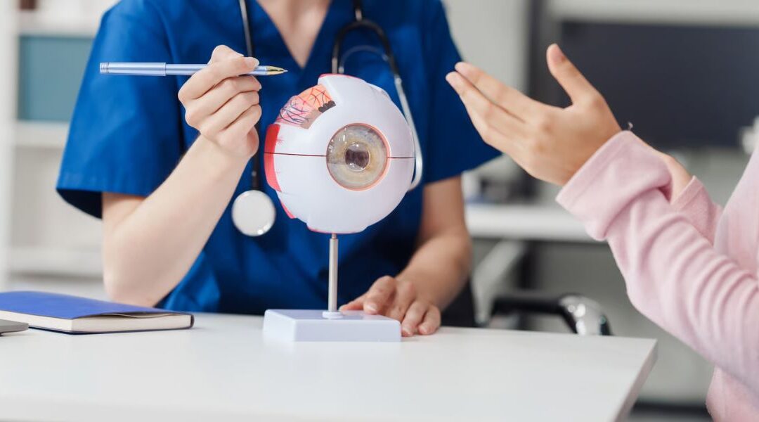 What Is the Difference Between Standard and Toric ICL Lenses?