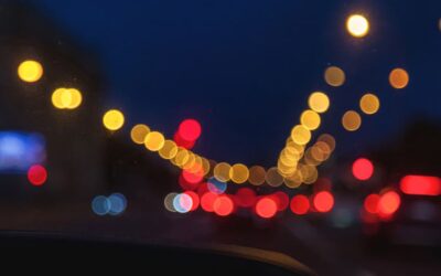 Why Do Some Patients See Halos or Glare After Lens Surgery?