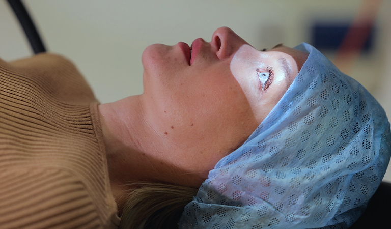 ultra-thin corneal endothelial transplant (DMEK)
